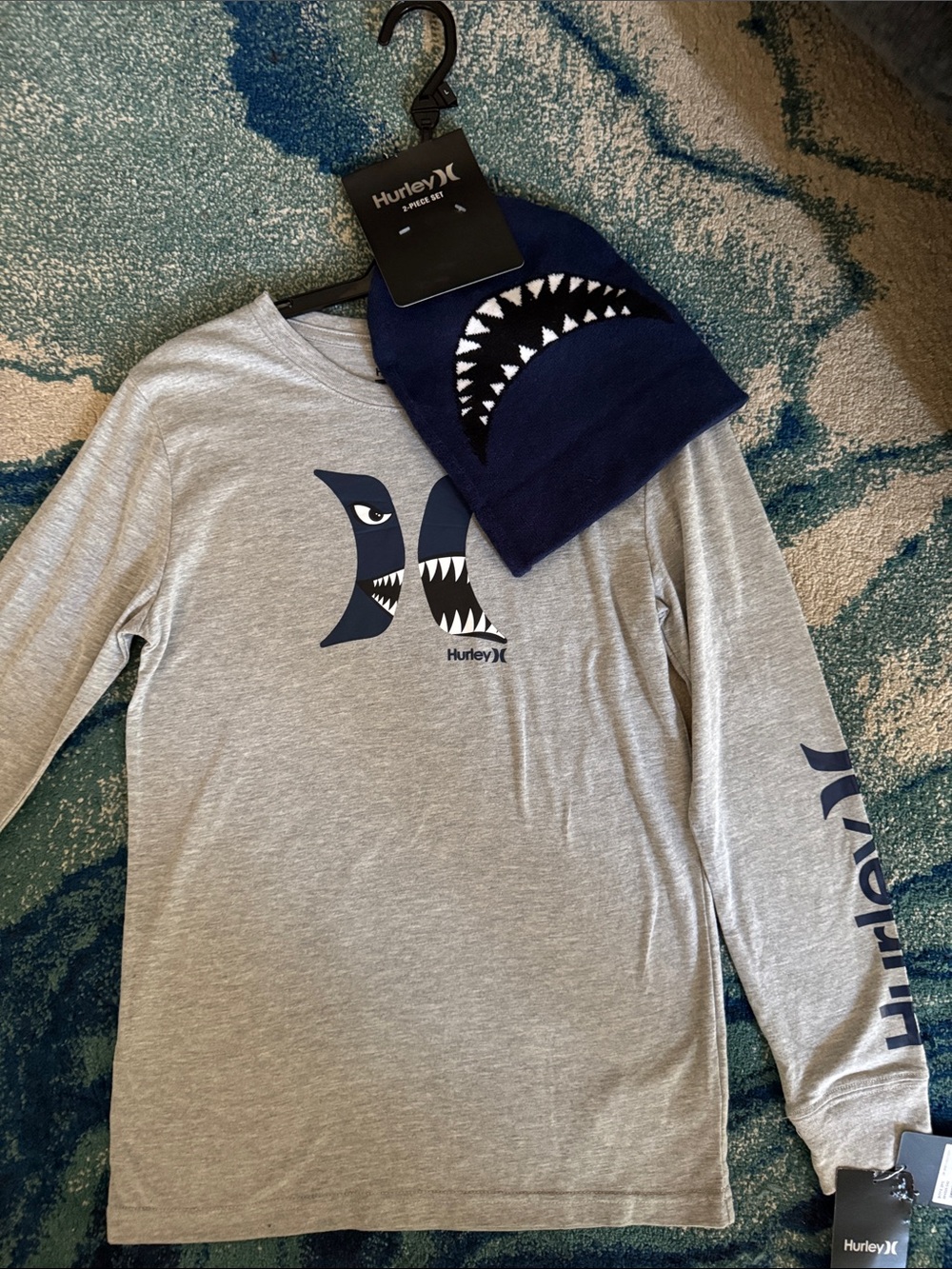 New, Hurley Gray Long Sleeve Tee with Navy Shark Beanie Set Boys Large